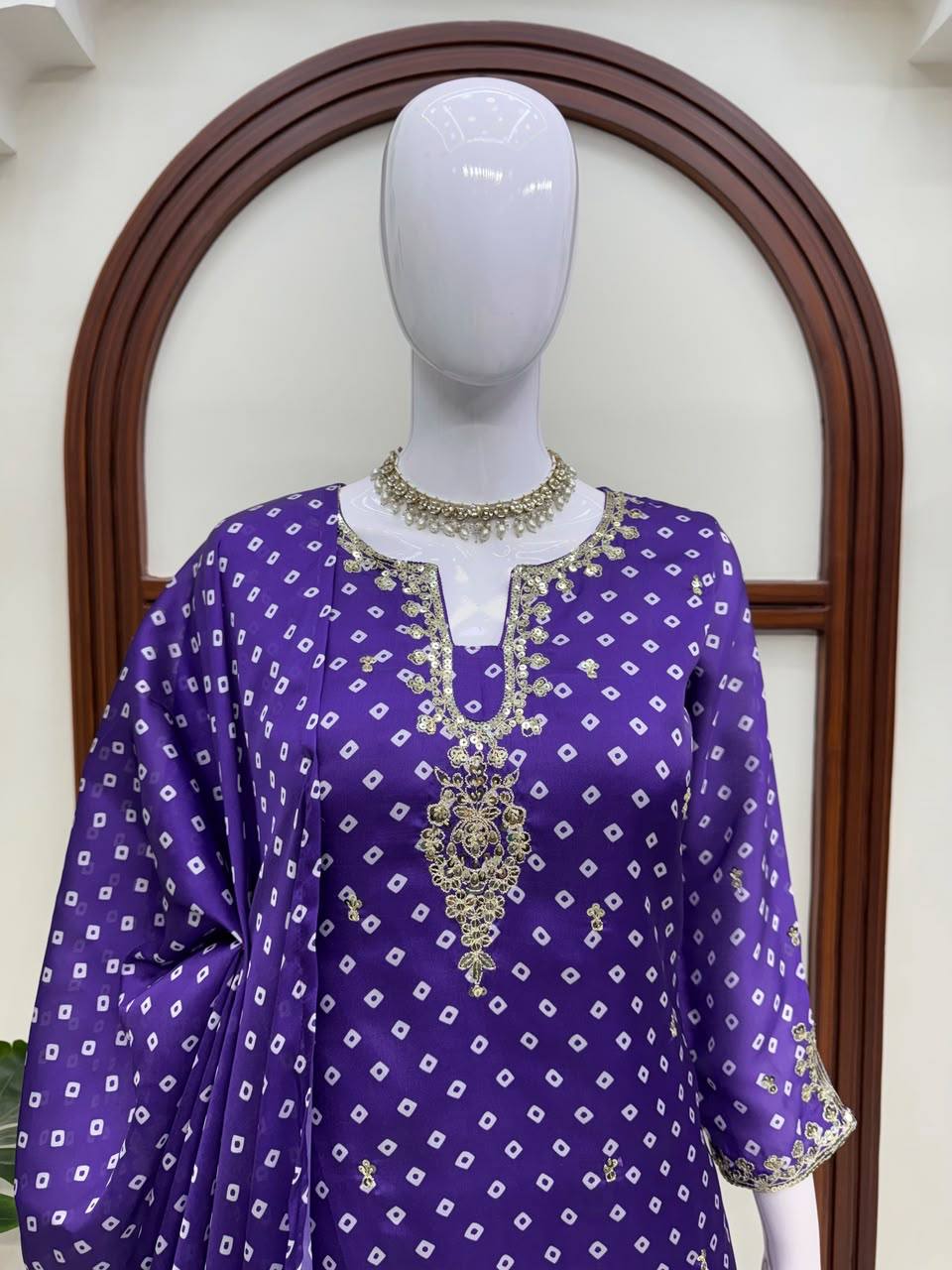 Women Printed Kurta with Pant & Dupatta Set – Purple