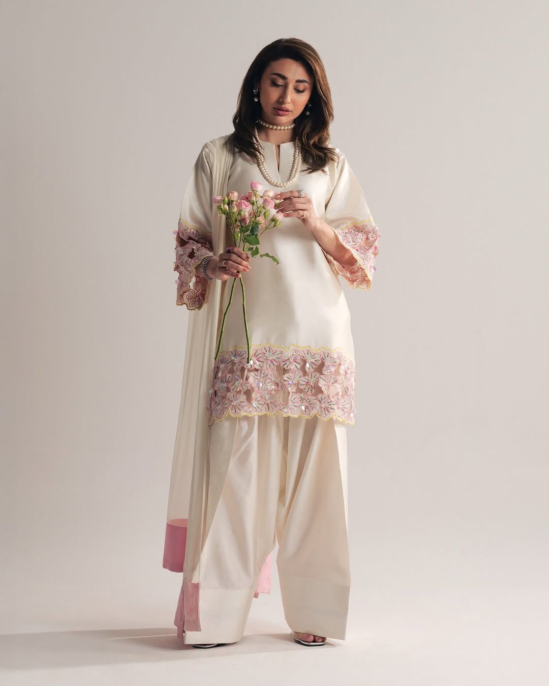 Vani - KD001 White Luxe Kurti With Pant & Dupatta
