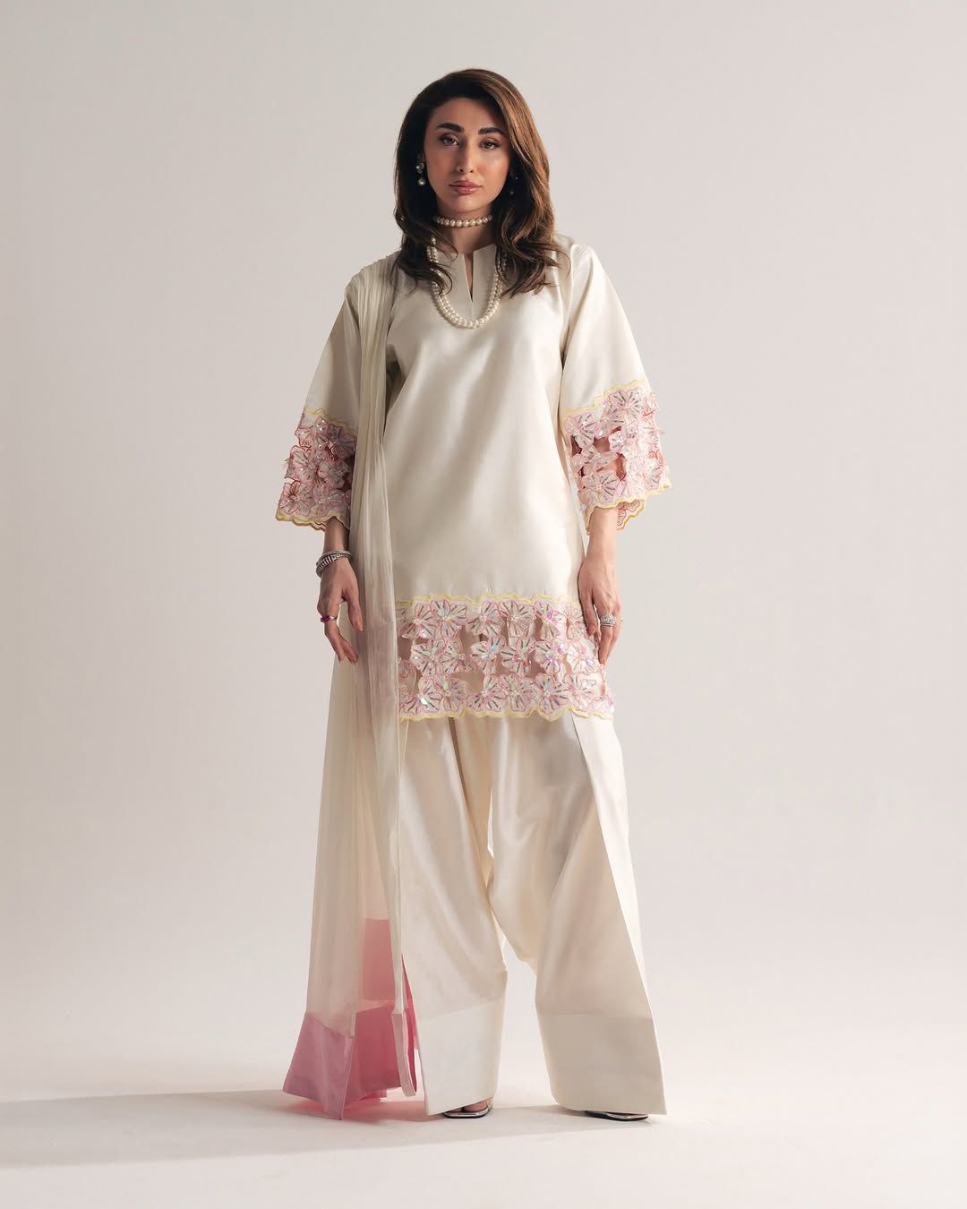 Vani - KD001 White Luxe Kurti With Pant & Dupatta