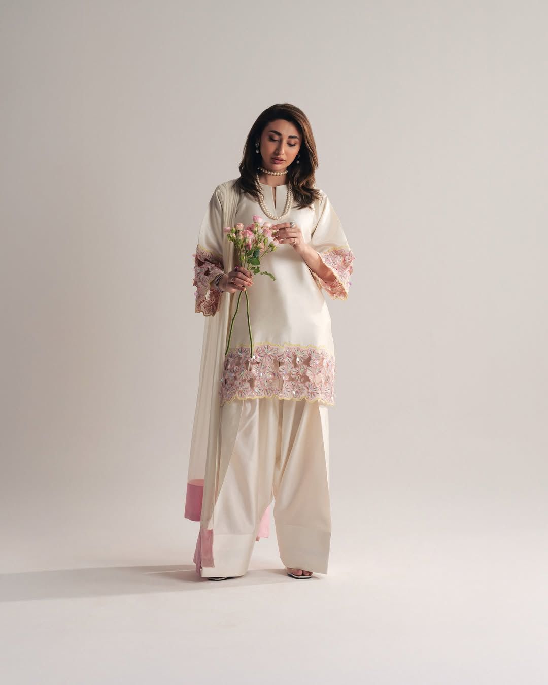 Vani - KD001 White Luxe Kurti With Pant & Dupatta