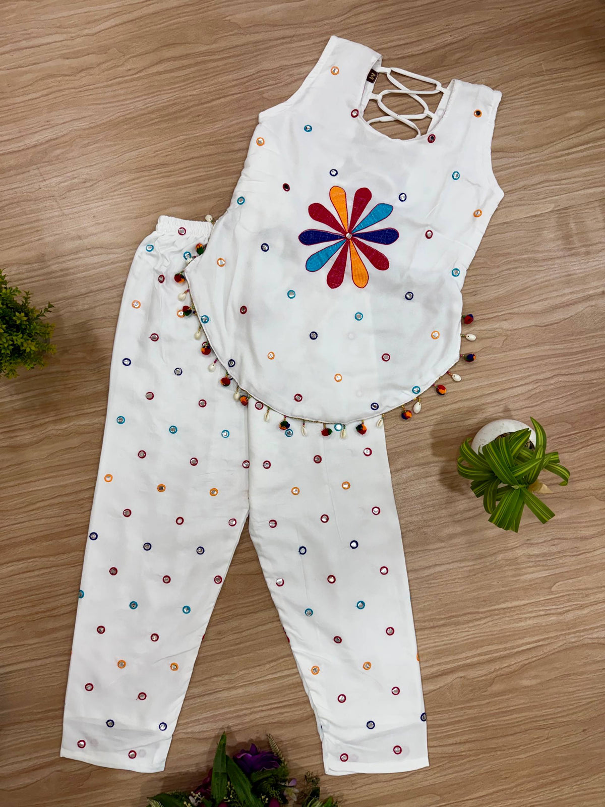 Women Embroidered Flower Design Sleeveless Top & Pant Set