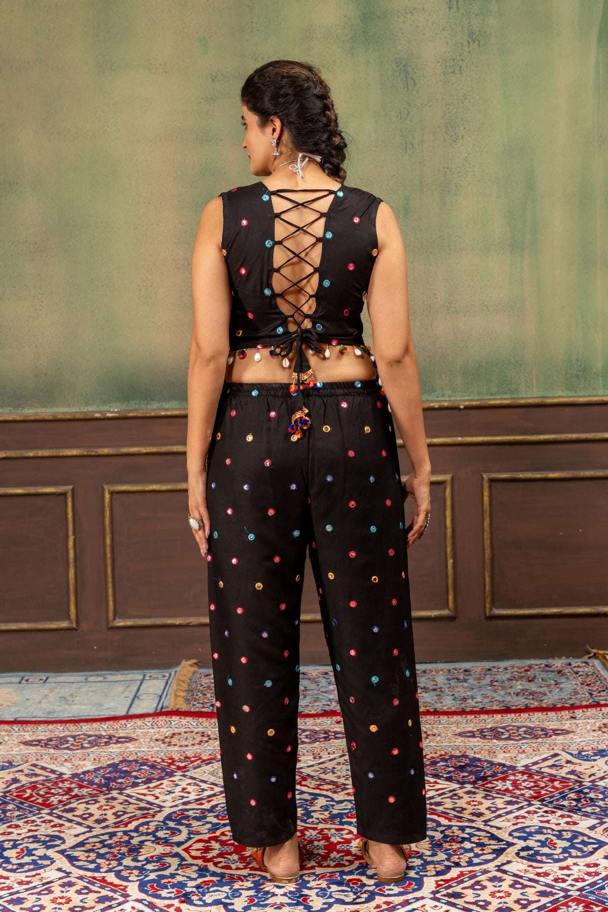 Women Embroidered Flower Design Sleeveless Top & Pant Set