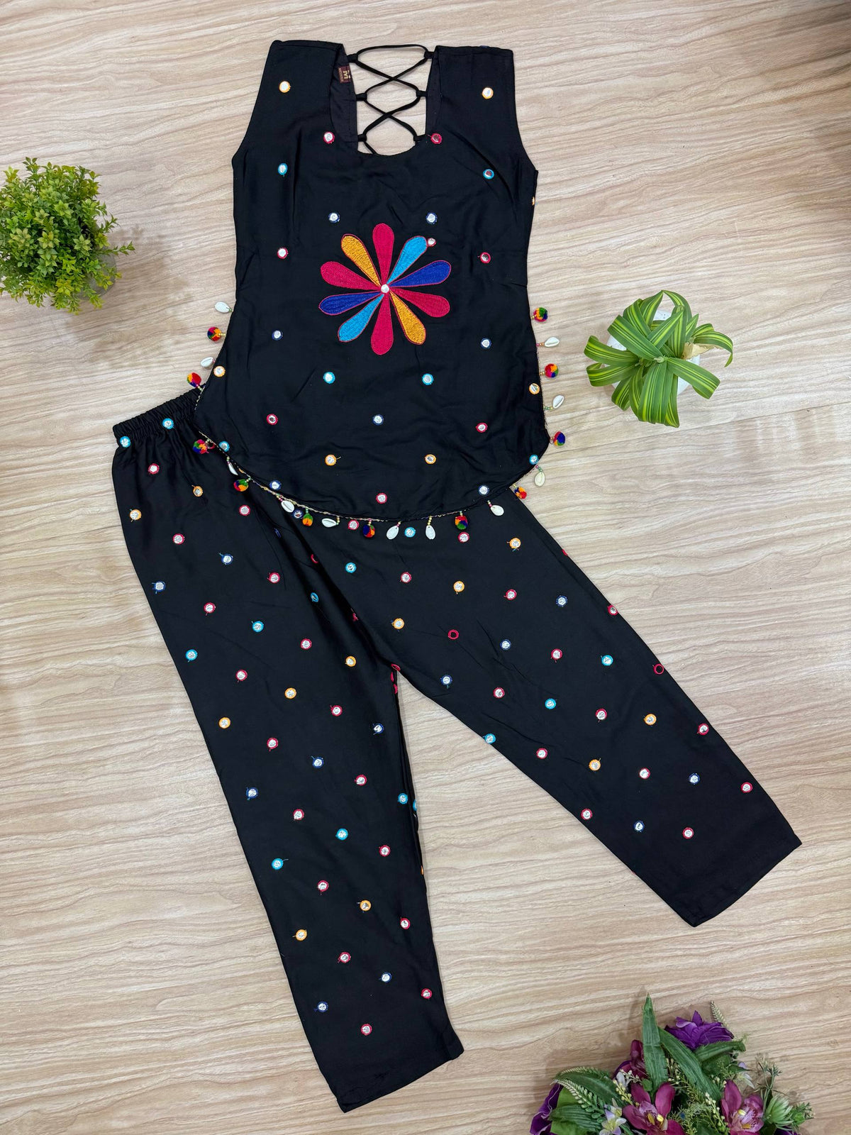 Women Embroidered Flower Design Sleeveless Top & Pant Set